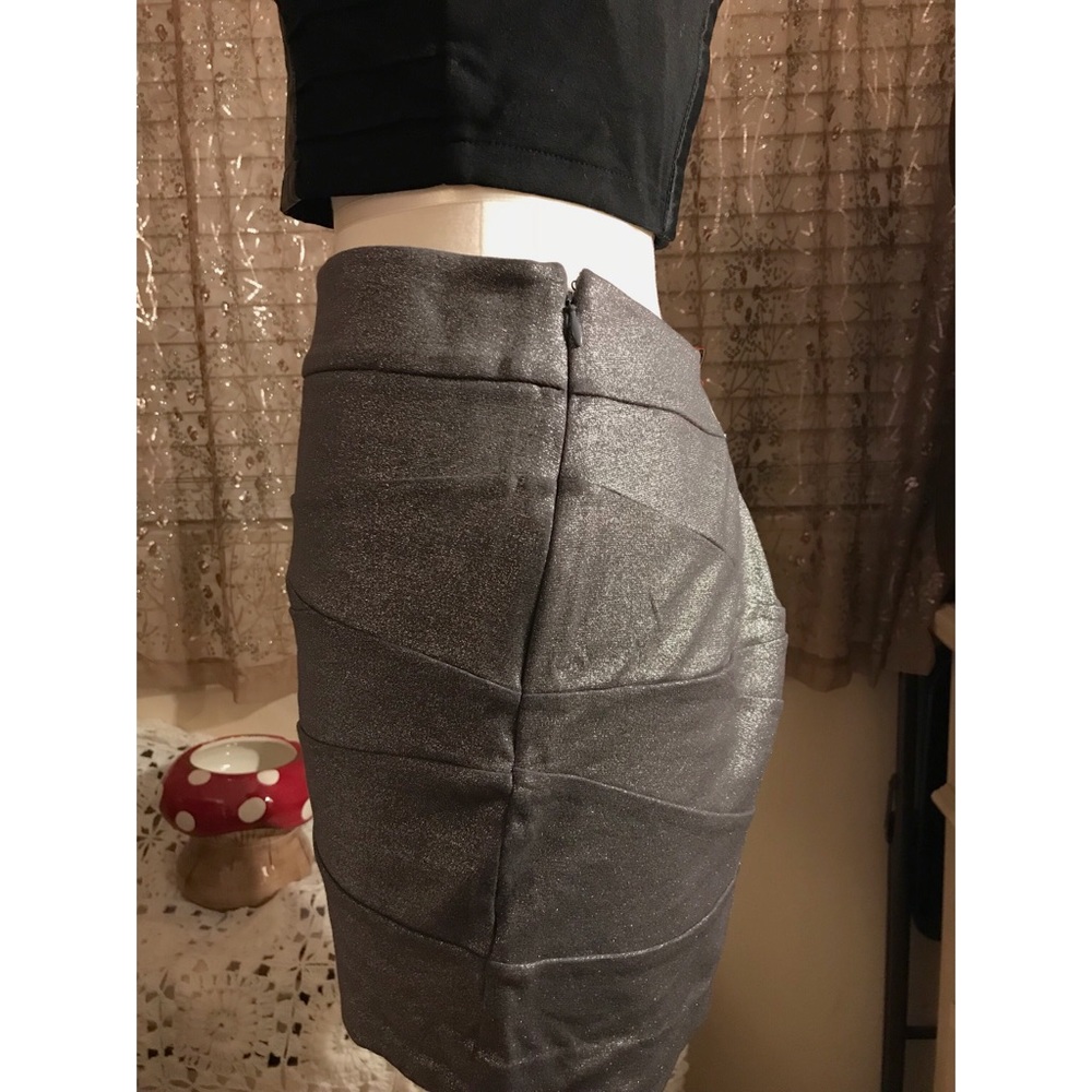 🌟 Express metallic bodycon skirt 💫 - Picture 2 of 4